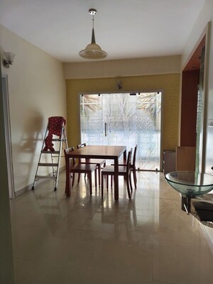 Living Room in 2 BHK Apartment at Halasuru – for Rent