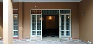 Room in 6+ BHK Villa at DLF Imperial Residences, Dlf Phase I – for Rent