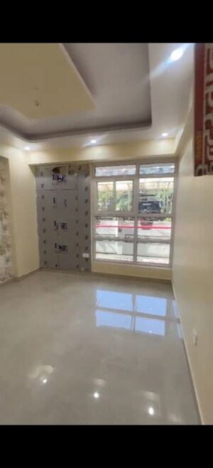 Room in 2 BHK Apartment at Supertech Residency, Vaishali Sector 5 – for Sale