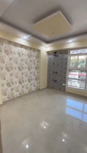 Room in 2 BHK Apartment at Supertech Residency, Vaishali Sector 5 – for Sale