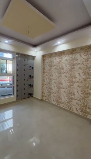 Room in 2 BHK Apartment at Supertech Residency, Vaishali Sector 5 – for Sale