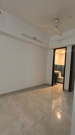 Room in 1 BHK Apartment at Lodha Amara, Kolshet Road – for Sale