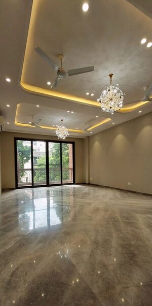 Room in 4 BHK Builder Floor at Greater Kailash ii – for Rent
