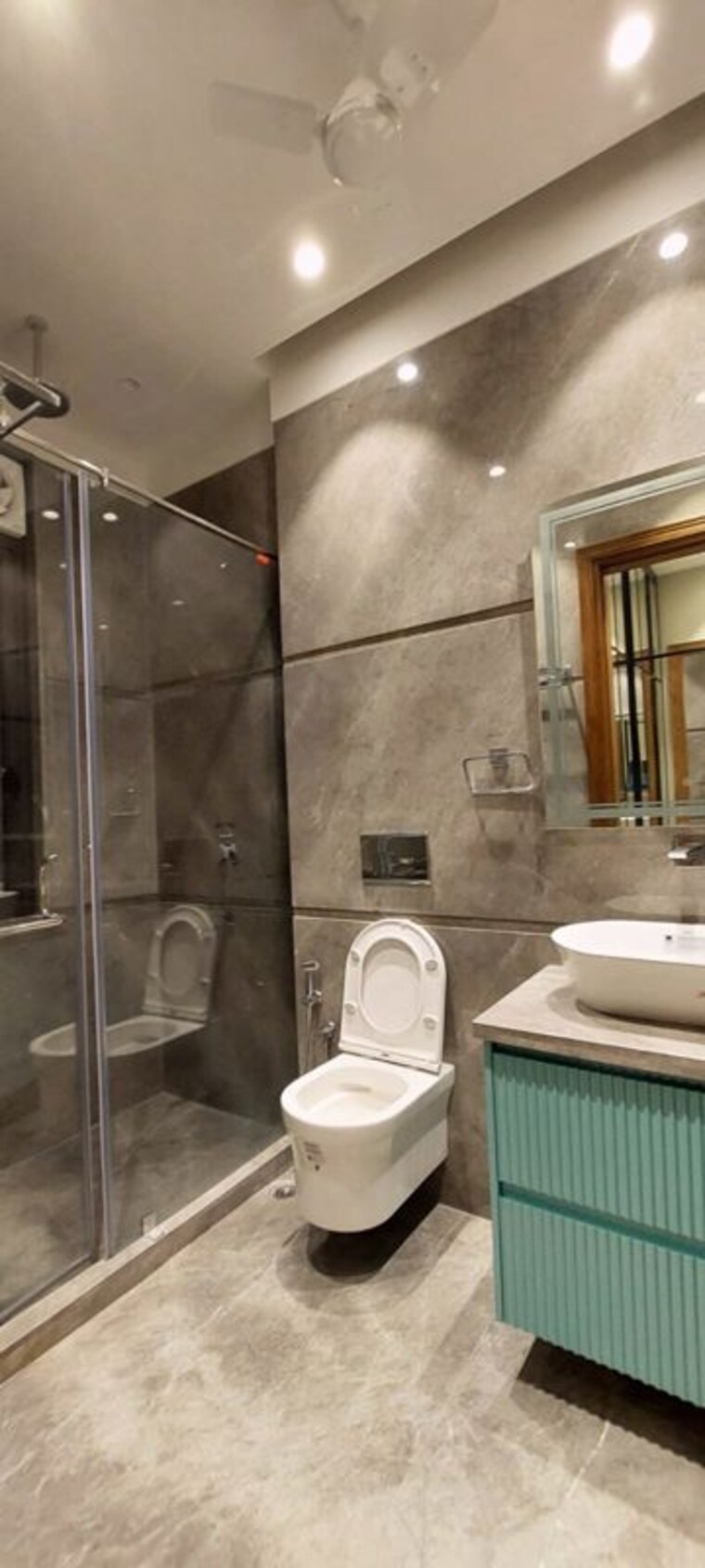 Bathroom, greater kailash ii 4 Bedroom 2200 Sq.Ft. Builder Floor In Greater Kailash ii Delhi 10797312