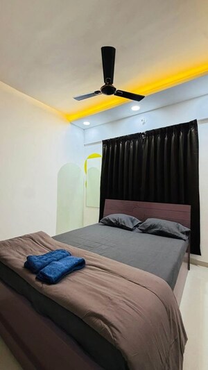 Bedroom in 2 BHK Apartment at Mukta Apartment 10th Main, Khar West – for Rent