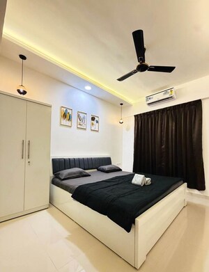 Bedroom in 2 BHK Apartment at Mukta Apartment 10th Main, Khar West – for Rent