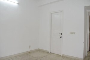 Room in 3 BHK Builder Floor at Malibu Town – for Rent