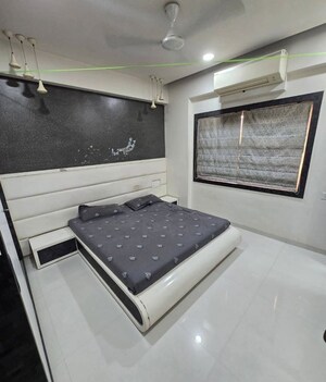Bedroom in 2 BHK Apartment at Pali Hill Apartment, Bandra West – for Rent