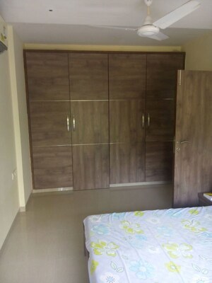 Furnished Amenities in 2 BHK Apartment at Dindoshilla Apartment, Khar West – for Rent