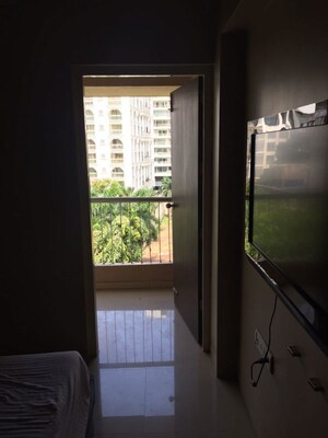 Furnished Amenities in 2 BHK Apartment at Dindoshilla Apartment, Khar West – for Rent