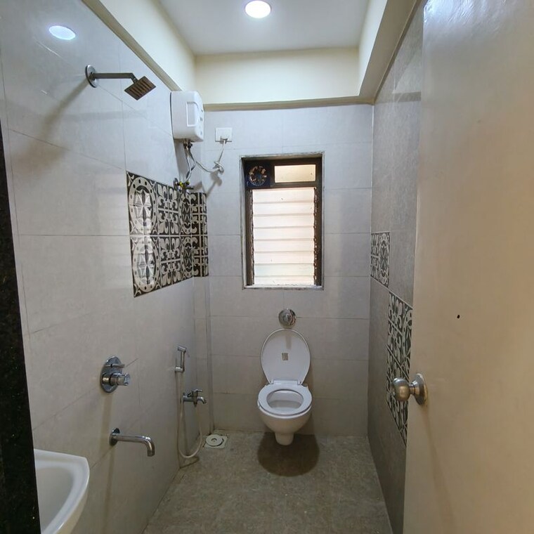 Bathroom, shree-ostwal-asha-nagar 2 Bedroom 758 Sq.Ft. Apartment In Andheri East Mumbai 10797358