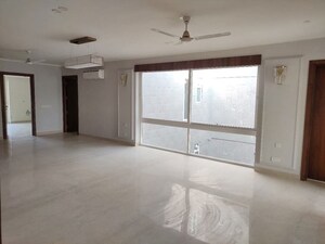 Living Room in 4 BHK Builder Floor at Sector 31 – for Rent