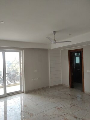 Bedroom in 4 BHK Builder Floor at Sector 31 – for Rent