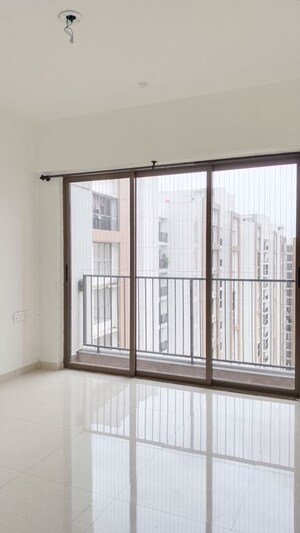 Room in 2 BHK Apartment at Runwal My City Phase II Cluster 05, Dombivli East – for Rent