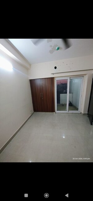 Room in 1 BHK Apartment at Amrapali O2 Valley, Tech Zone 4 Greater Noida – for Sale
