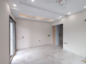 Room in 4 BHK Builder Floor at Vatika India Next, Sector 82 – for Rent