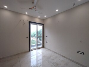 Room in 4 BHK Builder Floor at Vatika India Next, Sector 82 – for Rent