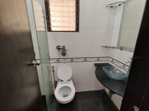Team Area in 2 BHK Apartment at Lake Florence, Powai – for Rent