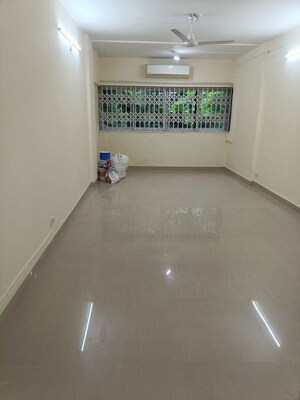 Room in 3 BHK Apartment at Villa Rosa Apartment, Bandra West – for Rent