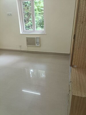 Room in 3 BHK Apartment at Villa Rosa Apartment, Bandra West – for Rent