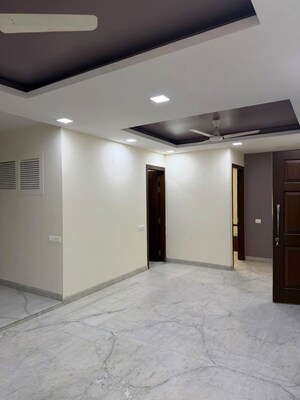 Room in 3 BHK Builder Floor at Rajouri Garden – for Rent