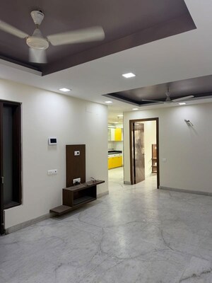 Room in 3 BHK Builder Floor at Rajouri Garden – for Rent