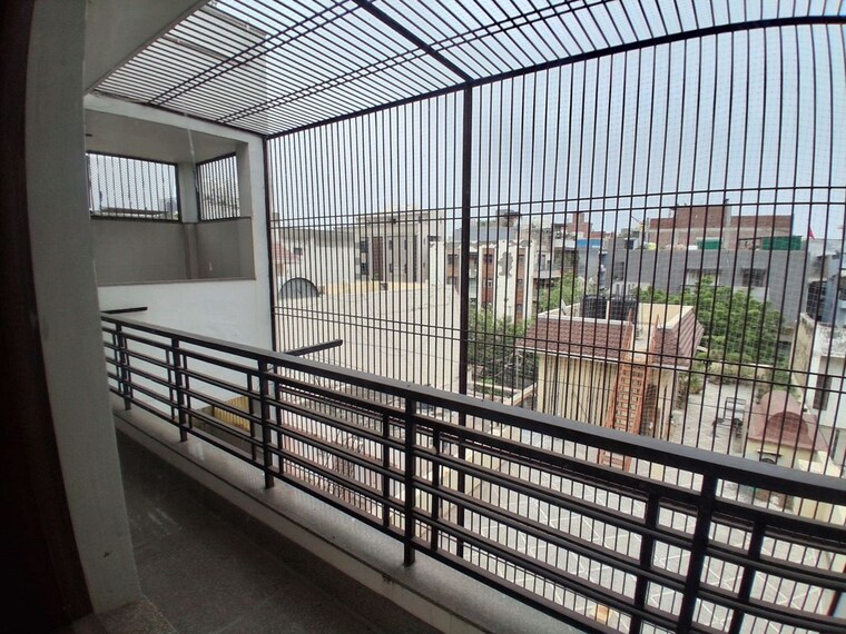 Balcony, rajouri garden 3.5 Bedroom 320 Sq.Yd. Builder Floor In Rajouri Garden Delhi 10797683