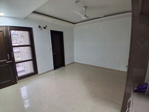 Room in 3 BHK Builder Floor at Rajouri Garden – for Rent