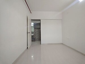 Room in 2 BHK Apartment at Arihant Aspire, Palaspe Phata – for Rent