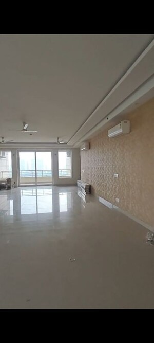 4 BHK Apartment For Rent in Jaypee Imperial Court, Sector 128
