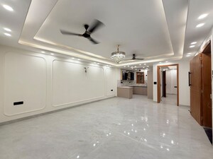 3 BHK Builder Floor For Rent in Saket