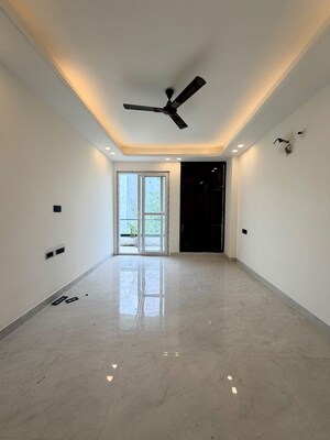 Room in 3 BHK Builder Floor at Saket – for Rent