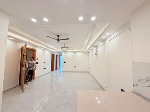 Building Lobby in 3 BHK Builder Floor at Saket – for Rent