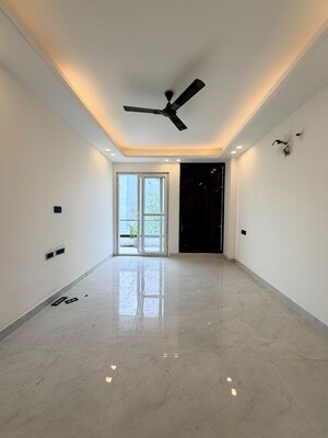 Room in 3 BHK Builder Floor at Saket – for Rent