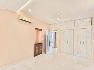 Room in 3 BHK Apartment at Trident Embassy, Sector 1 Greater Noida – for Sale
