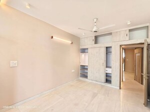 Room in 3 BHK Apartment at Trident Embassy, Sector 1 Greater Noida – for Sale