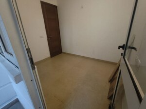 Room in 3.5 BHK Apartment at Jaypee Kalypso Court, Sector 128 – for Rent