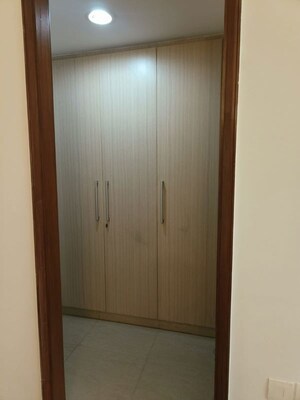 Room in 3.5 BHK Apartment at Jaypee Kalypso Court, Sector 128 – for Rent