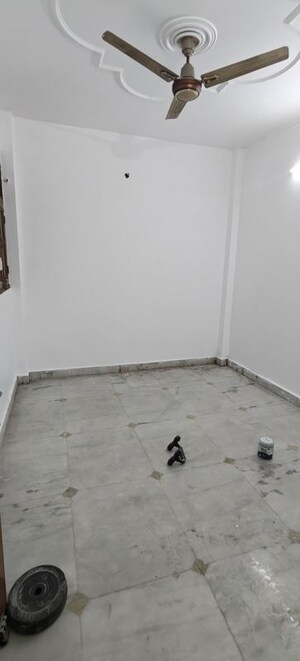 Room in 2 BHK Builder Floor at Rohini Sector 8 – for Rent