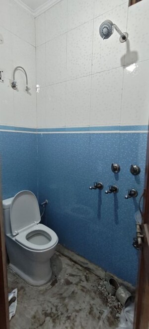 Furnished Amenities in 2 BHK Builder Floor at Rohini Sector 8 – for Rent