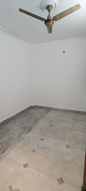 Room in 2 BHK Builder Floor at Rohini Sector 8 – for Rent