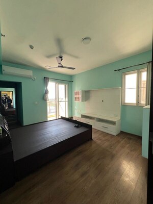 Room in 3 BHK Apartment at Mahindra Windchimes, Bannerghatta Road – for Rent