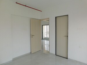 Room in 2 BHK Apartment at Soni Arcade, Borivali West – for Rent