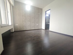 Room in 2 BHK Apartment at Paradise Lifespaces Sai World City, New Panvel – for Rent
