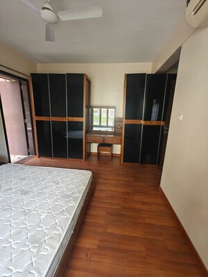 Room in 4 BHK Apartment at Sagar Waters Edge, Pimple Nilakh – for Rent