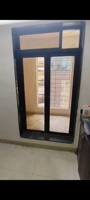 Room in 3 BHK Apartment at Ever Top Apartment, Andheri West – for Rent