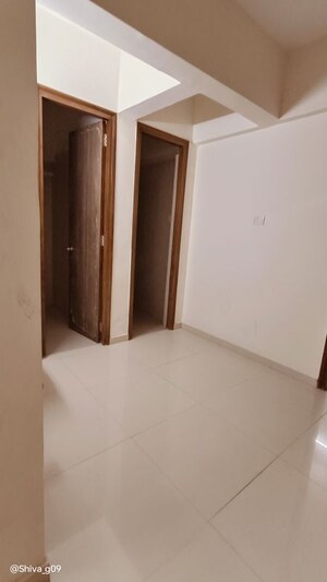Room in 1 BHK Apartment at Suraj Palette, Dadar West – for Rent