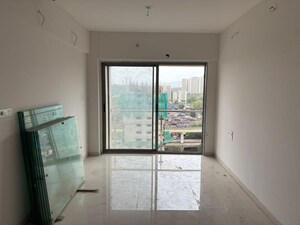 Room in 1 BHK Apartment at Andheri Green Field Towers, Jogeshwari East – for Rent
