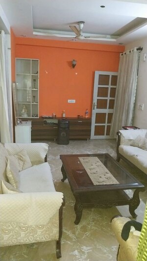 Living Room in 2 BHK Builder Floor at Indrapuram – for Rent