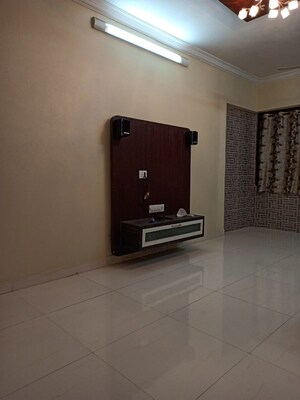 Living Room in 1.5 BHK Apartment at Ketan Apartments Dadar East, Dadar East – for Rent